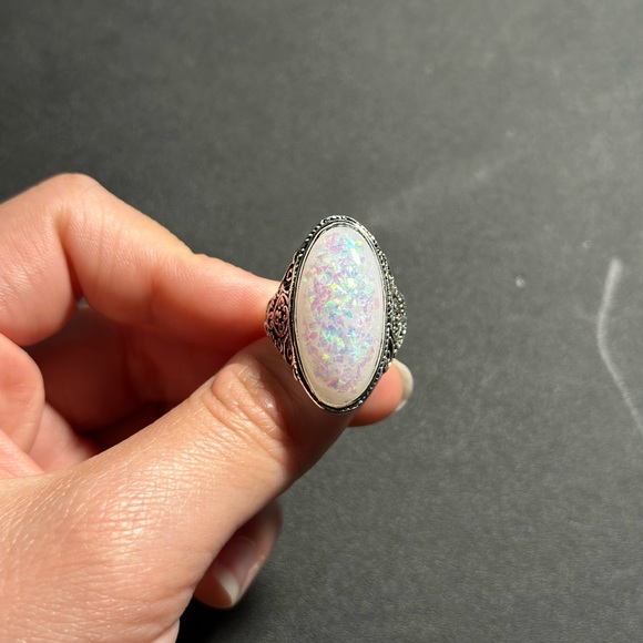 Ring - Picture 1 of 3